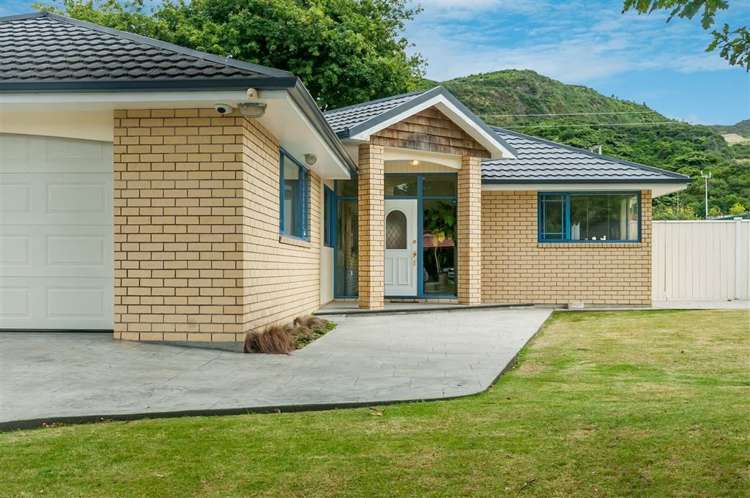 64 Mary Huse Grove Manor Park_16