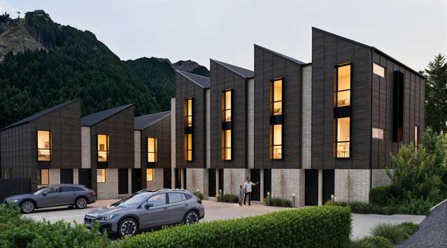 Brand New Dual-Key Townhouses – Stroll to CBD