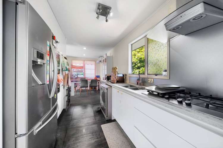 6 Theban Place Totara Vale_7