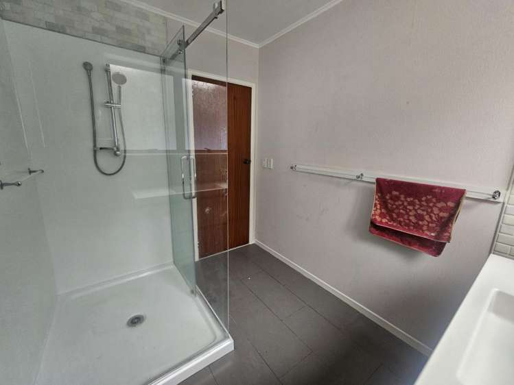 8 Rewa Street 1240_10