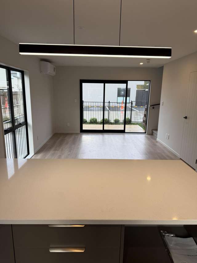 2/26 Alamein Road Panmure_1