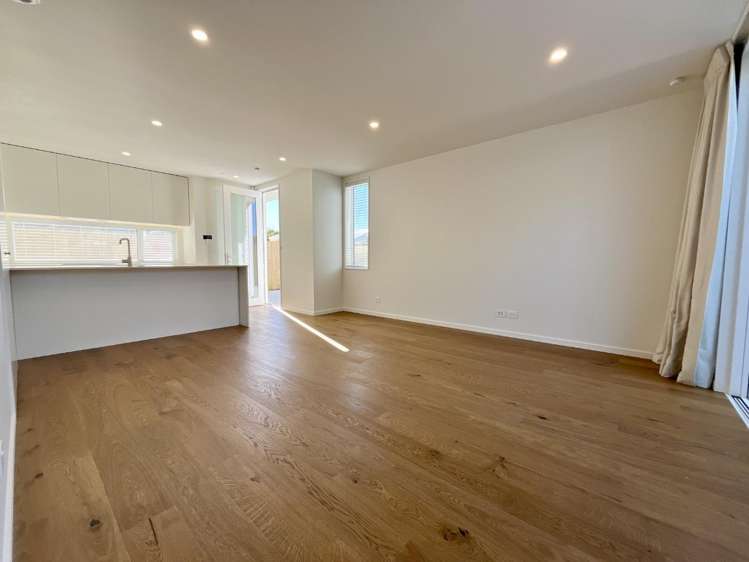 2/126 Roker Street 1535_4