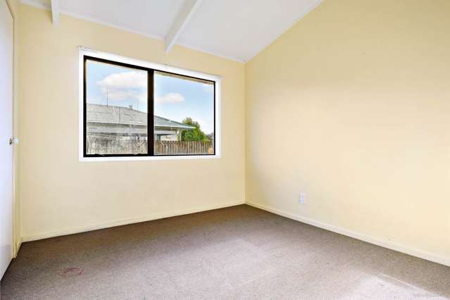 2/19 Rollerson Street Papakura_2