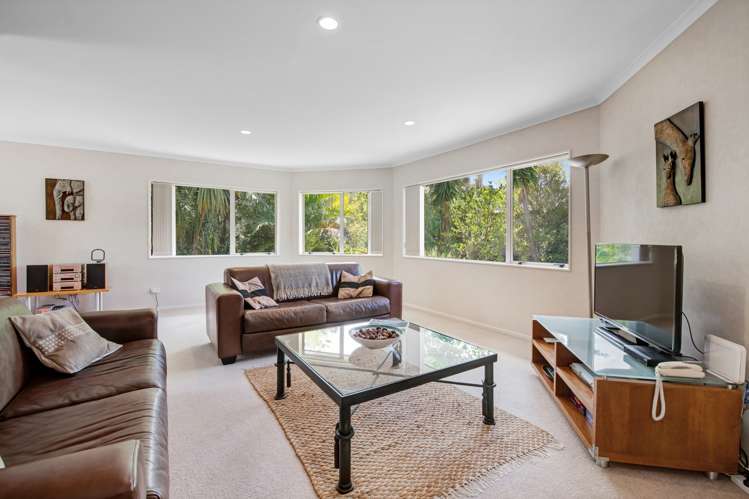 19 Grovenor Drive Orewa_4