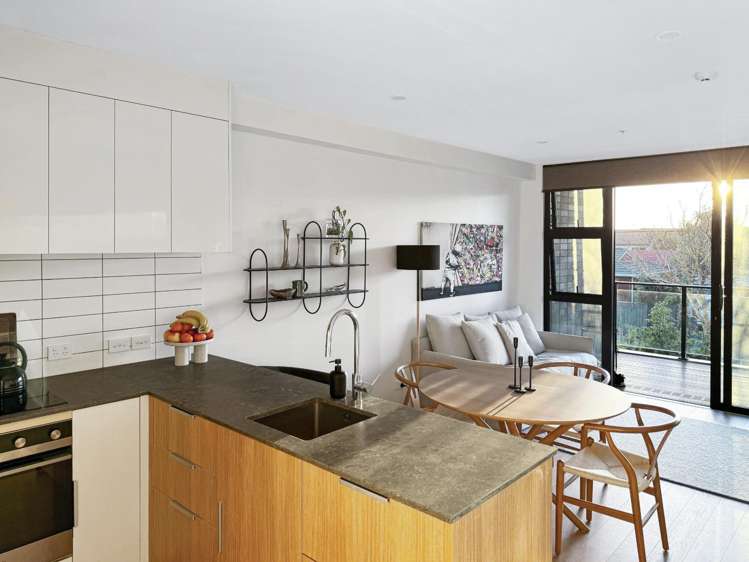 105/20A Pukerangi Crescent_0