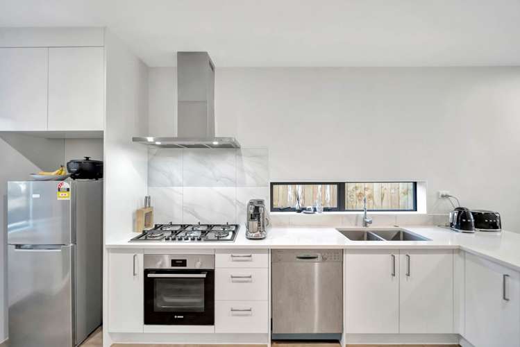 9 John Burn Road Takanini_9