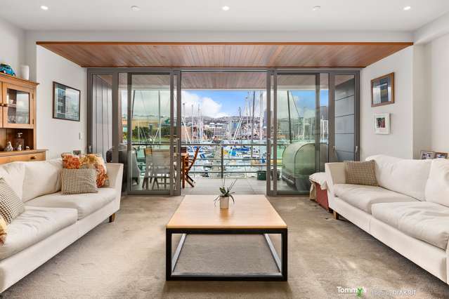 STUNNING WATERFRONT APARTMENT