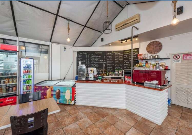 B/4343-49 Great North Road Glendene_11