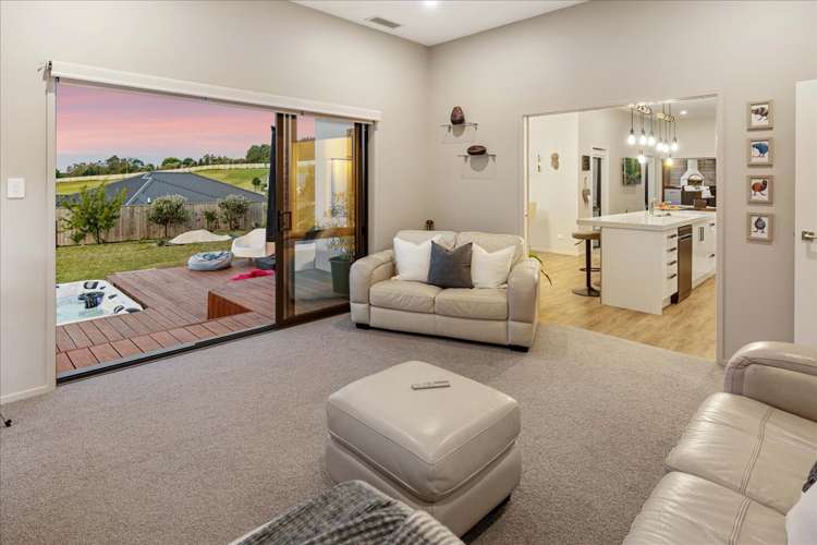 11 and 7 Kissling Terrace Pyes Pa_5