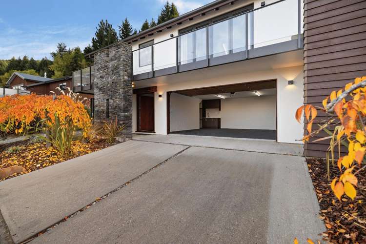 1 Goldleaf Hill Queenstown_35