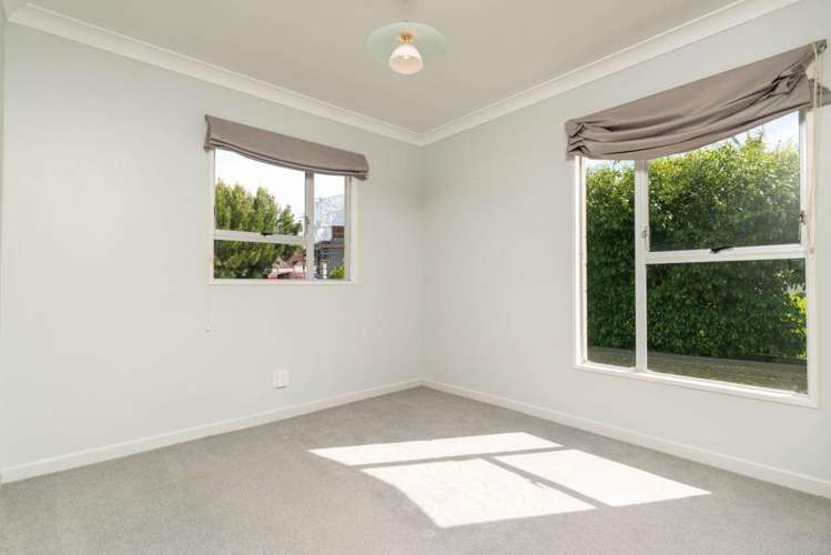 3/7 The Parade 1787_5