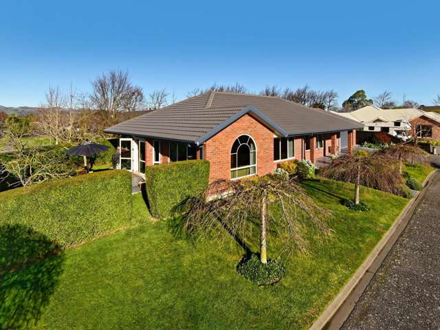 PREBBLETON - 4 X BEDROOMS, 2 X BATHROOMS, LOVELY HOME