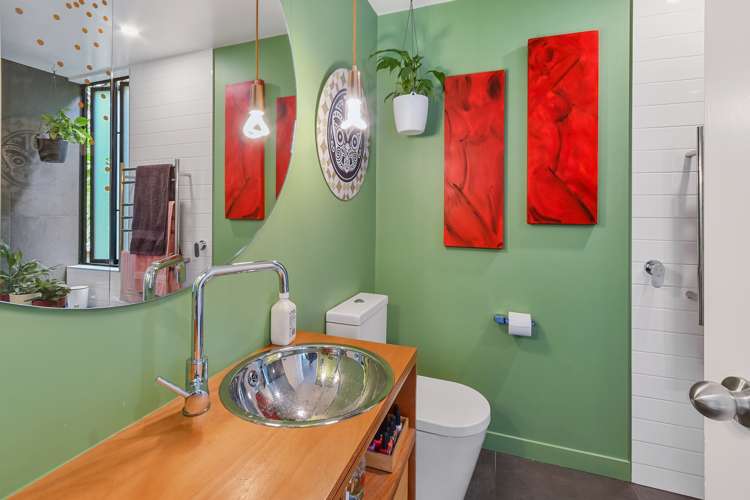 1833 East Coast Road Whakatiwai_23