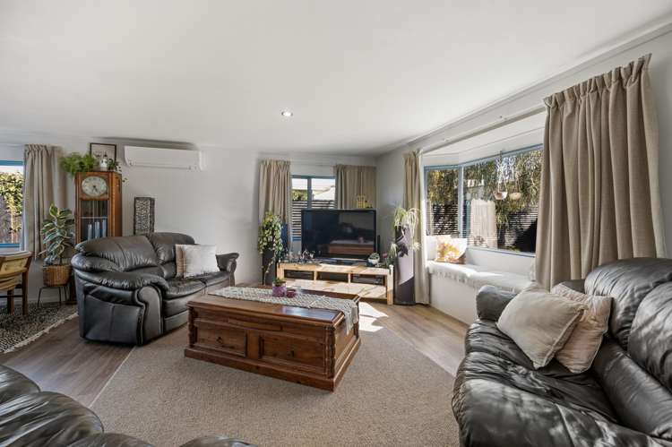 2/237 Georges Drive Napier South_6