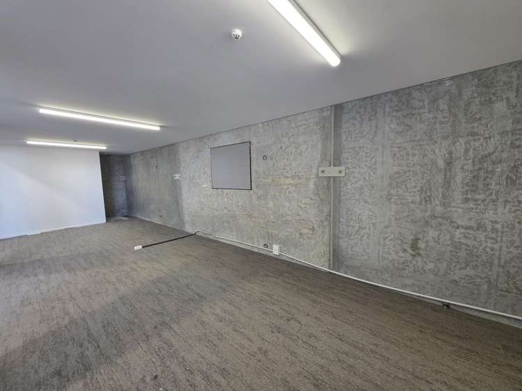 2/7 Lake Bryndwr Lane Burnside_8