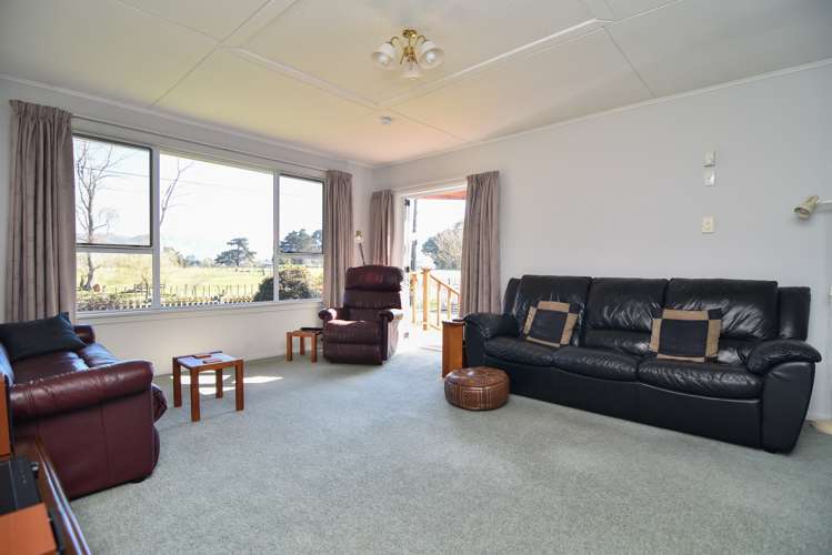 127 Lincoln Road Carterton_5