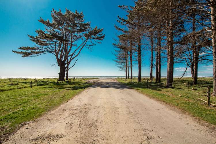 11 Ngahue Crescent Carters Beach_28