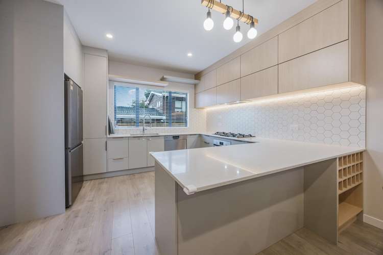 9B Totara Grove Hillcrest_6