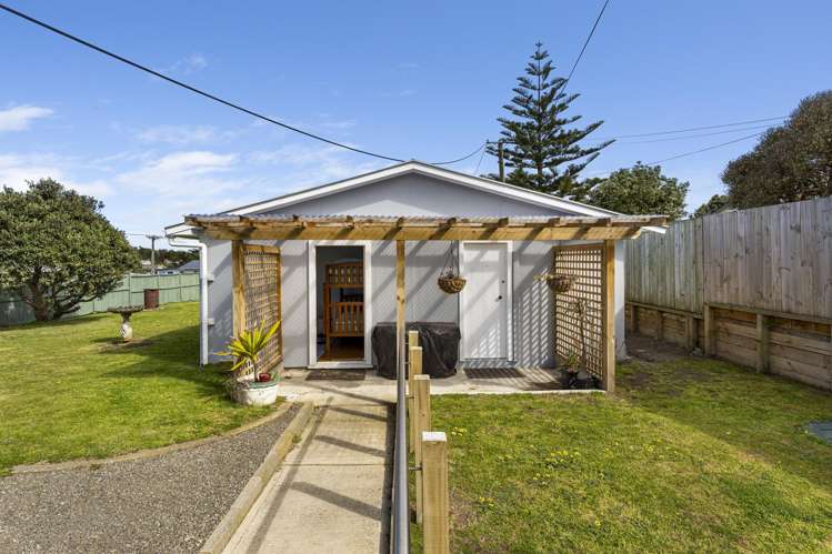 29 Raukawa Street Himatangi Beach_11