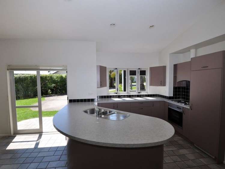 104 The Yardarm Pauanui_5