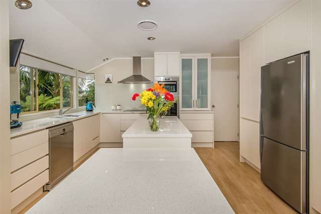 44 Caversham Drive Torbay_4