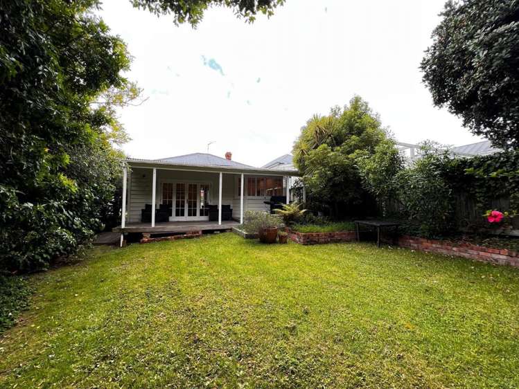 25 Shoal Bay Road Devonport_16
