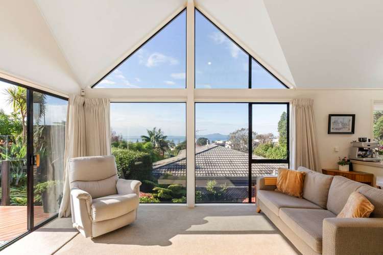 2/4 Oban Road Browns Bay_2