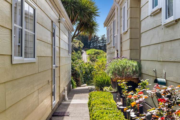 8 and 8a Angle Street Picton_19