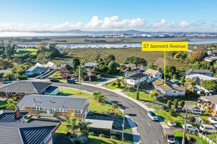 37 Jaemont Avenue Te Atatu South_13