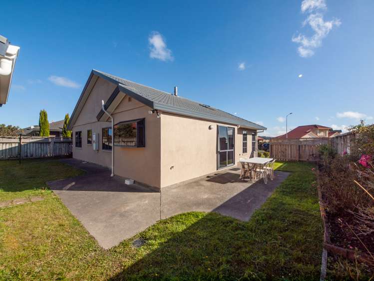 8 Silver Pine Avenue Woodridge_10