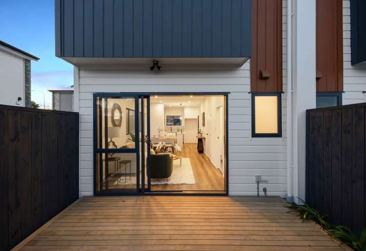 2/81 Vodanovich Road Te Atatu South_16