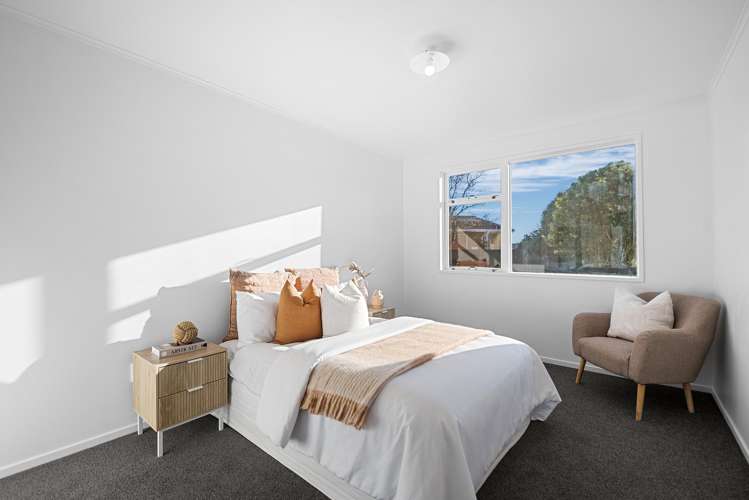 15 Denniston Crescent Redwood_6
