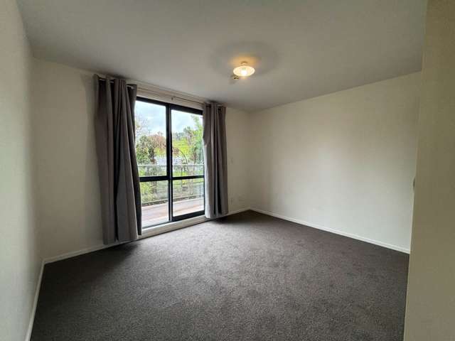 1/68 Mountain Road Mt Wellington_4