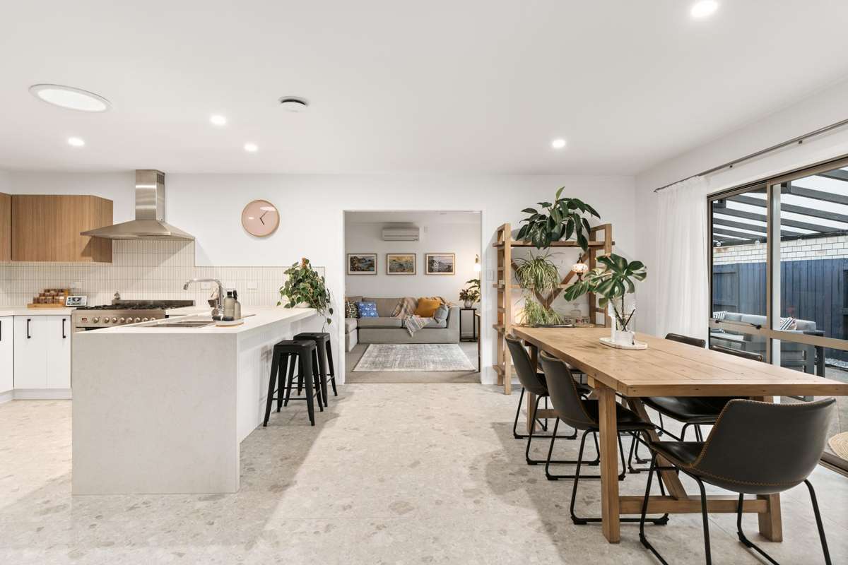 32 Tomika Crescent_0