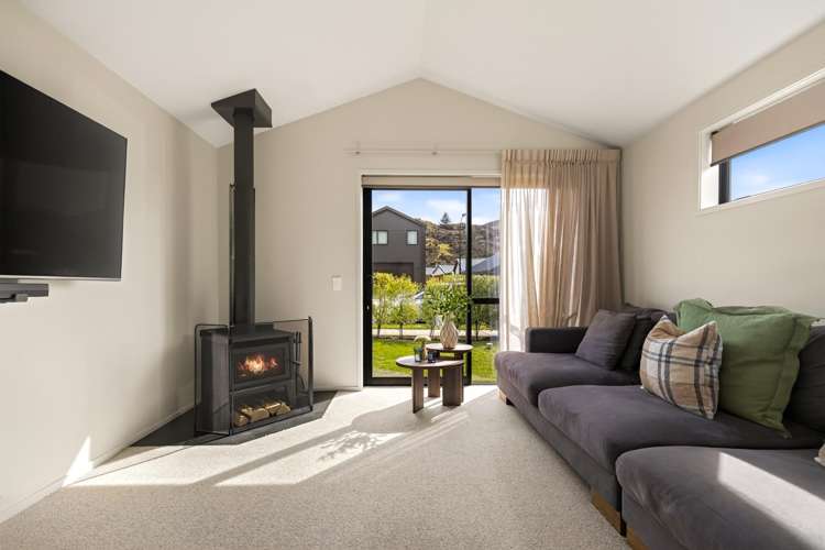 7 Grain Close Jacks Point_15