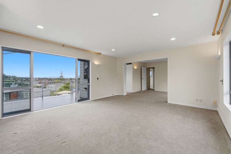 2/75A Target Road Totara Vale_26