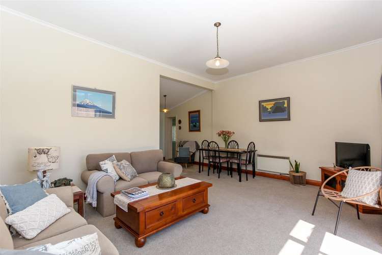 24 Bracken Street New Plymouth Central_5