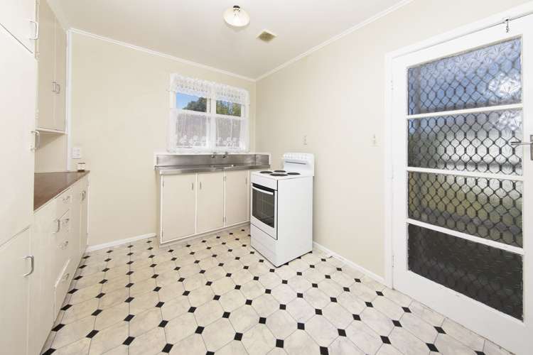 41 Nile Road Kelston_10