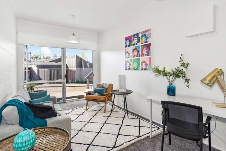 2/45 Glenmore Road Sunnyhills_8