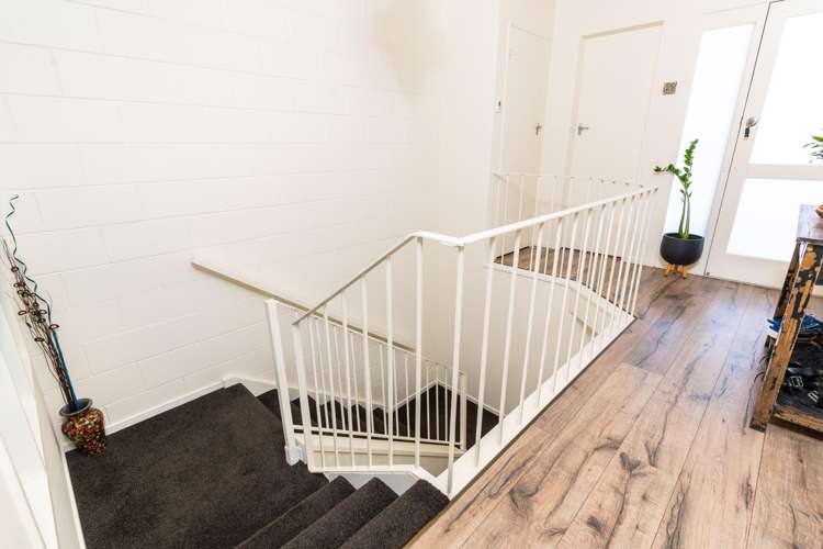 9 Cyril Way Paparangi_11