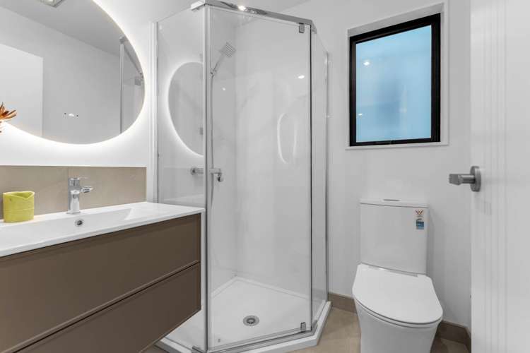 63 Highland Park Drive Botany Downs_13