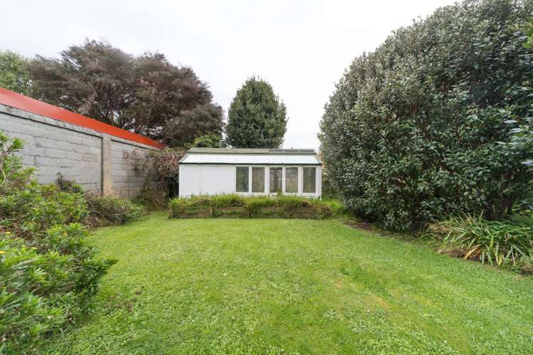 121 Savage Crescent West End_18