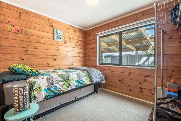 2/9 Teal Crescent Beach Haven_11