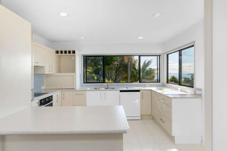 2/7 Colmar Road Mellons Bay_6