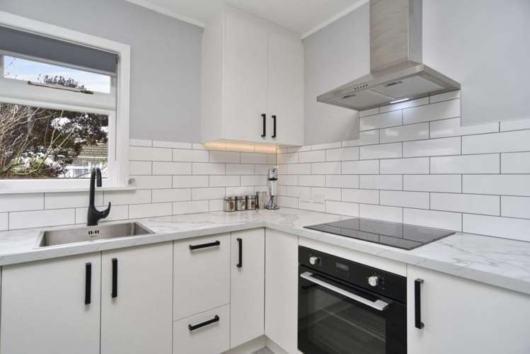 70 Basingstoke Street Aranui_9