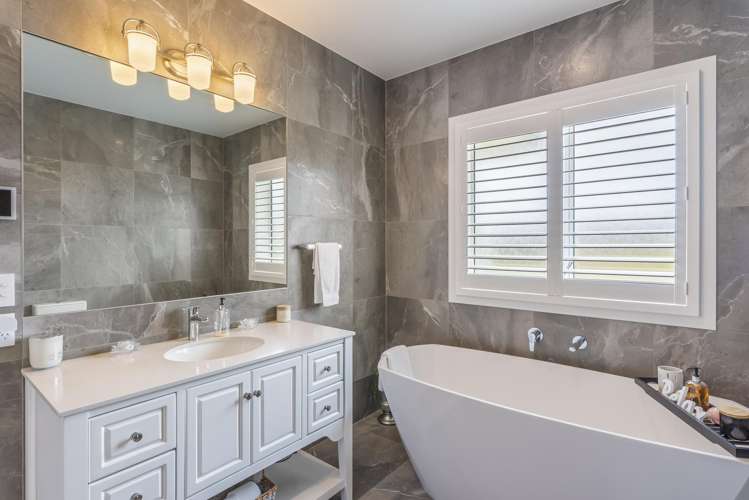 7 Lamont Place Waikanae_23