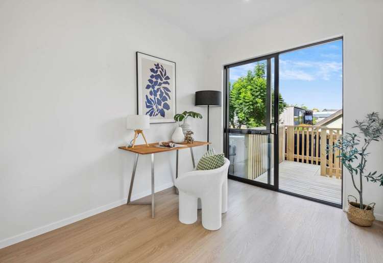 71 Highland Park Drive Botany Downs_9