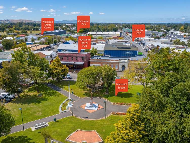 20 Memorial Square Carterton_43