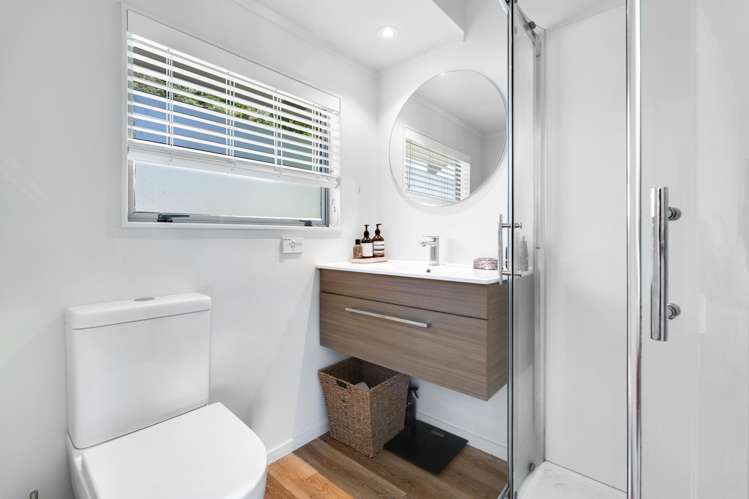 91 Weranui Road Waiwera_15