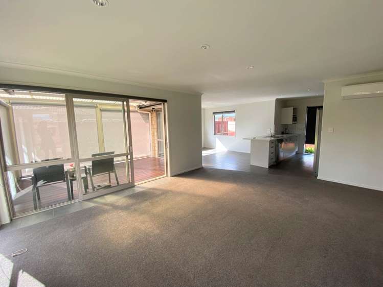 North Crest Drive Onerahi_4